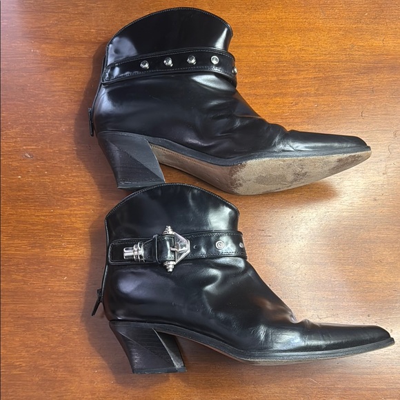 Via Spiga for Neiman Marcus Ankle Boots with Sleek Design - Picture 3 of 13